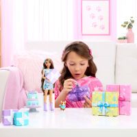 Mattel Barbie Party Unboxed Haustier-Geburtstagsserie Puppe und Accessoires, Party Stars-Set mit 10 