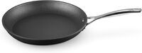 LE CREUSET Aluminium-Antihaft flache Pfanne, Ø 30 cm, Für alle Herdarten inkl. Induktion geeignet