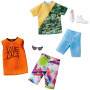 Mattel Barbie Fashions Modeset: Kleidung für die Ken-Puppe mit 1Outfit und 1Zubehörteil