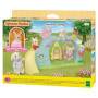 EPOCH Traumwiesen GmbH Sylvanian Families 5745 Erlebniskindergarten Schaukel mit Figur