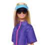 Mattel Barbie Outdoor-Abenteuer Modepuppe Malibu mit mehr als 10 Zubehörteilen zum Thema Camping, da
