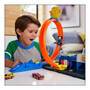 Mattel Hot Wheels City Super Polizeiwache-Spielset mit Spielzeug-Polizeiwagen im Maßstab 1:64 und an